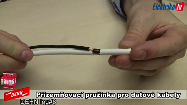 Přizemňovací pružinka pro datové kabely